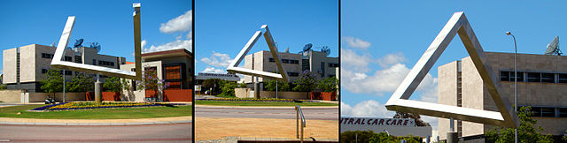 'Penrose Triangle' sculpture, Perth (via Wikimedia)